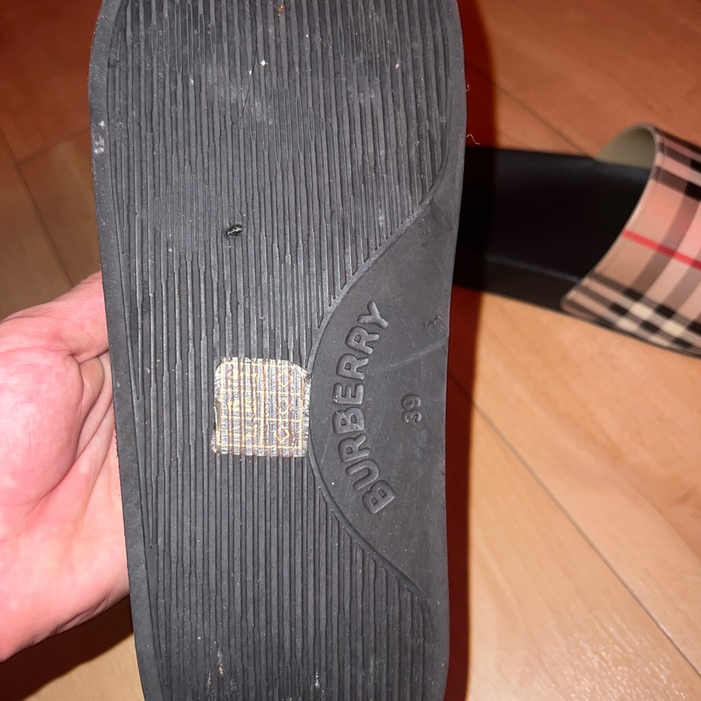 Burberry slides - Picture 2 of 4